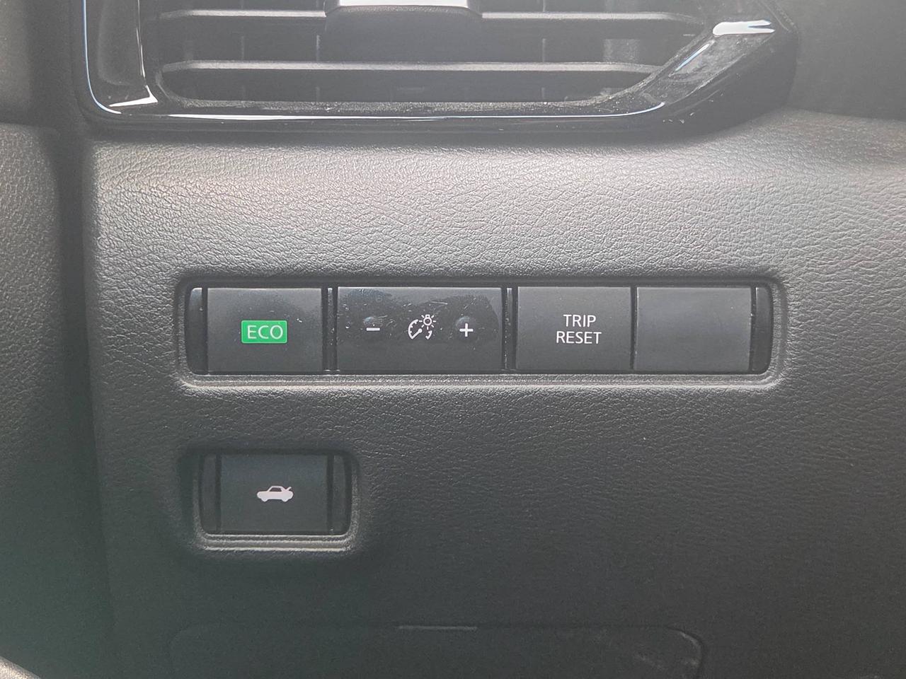 2025 Nissan Sentra SV Photo