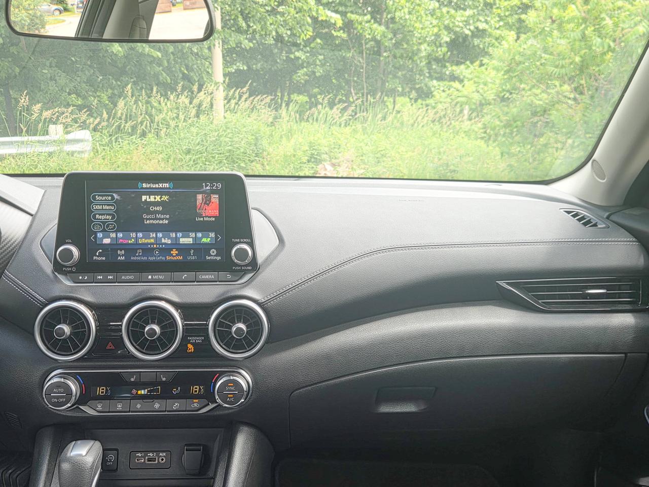 2025 Nissan Sentra SV Photo