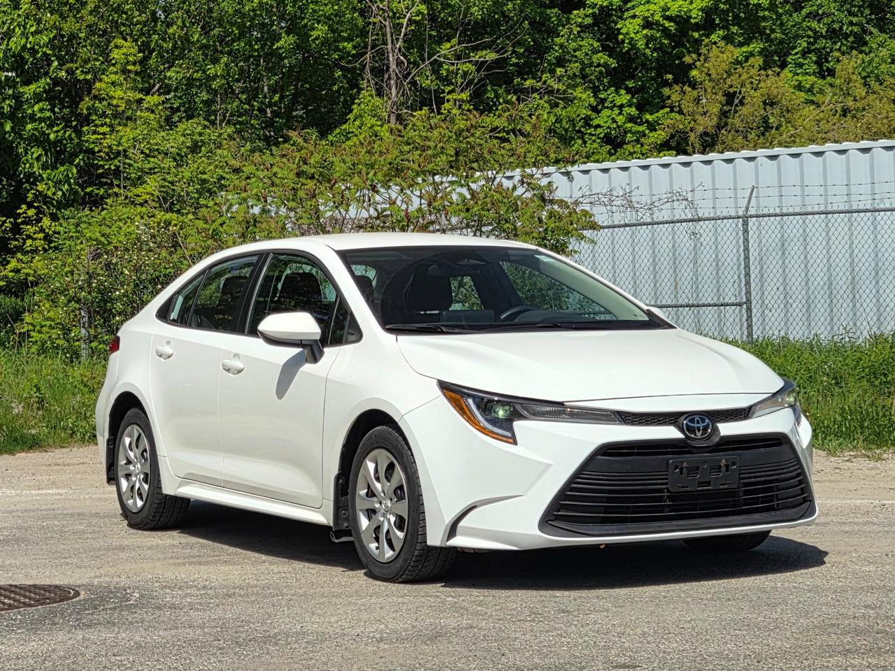 2024 Toyota Corolla LE Photo2
