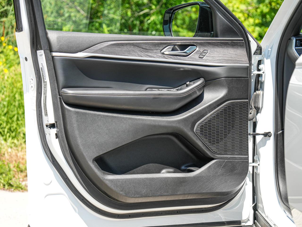 2024 Jeep Grand Cherokee L Limited Photo