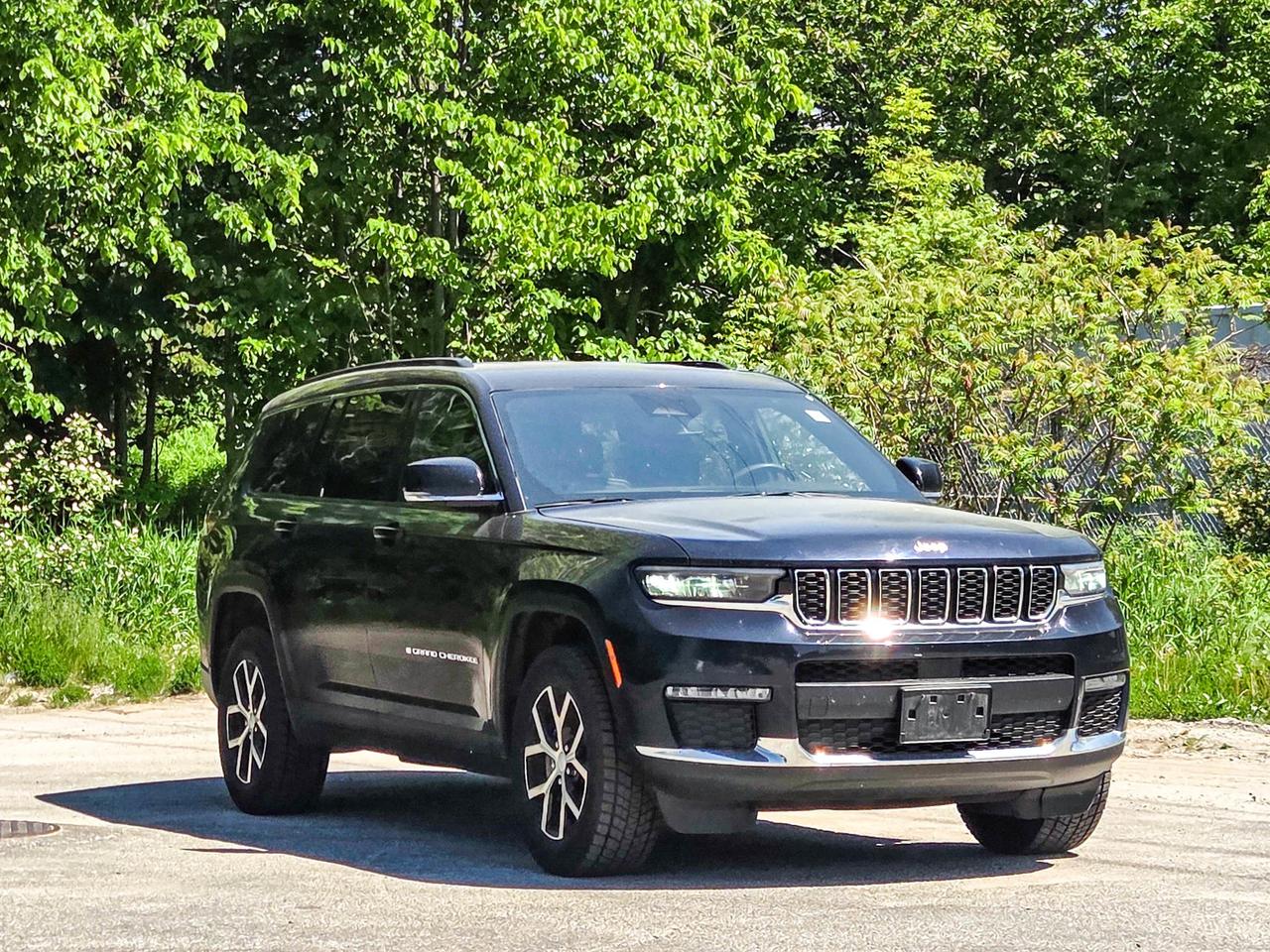 2024 Jeep Grand Cherokee L Limited Photo3