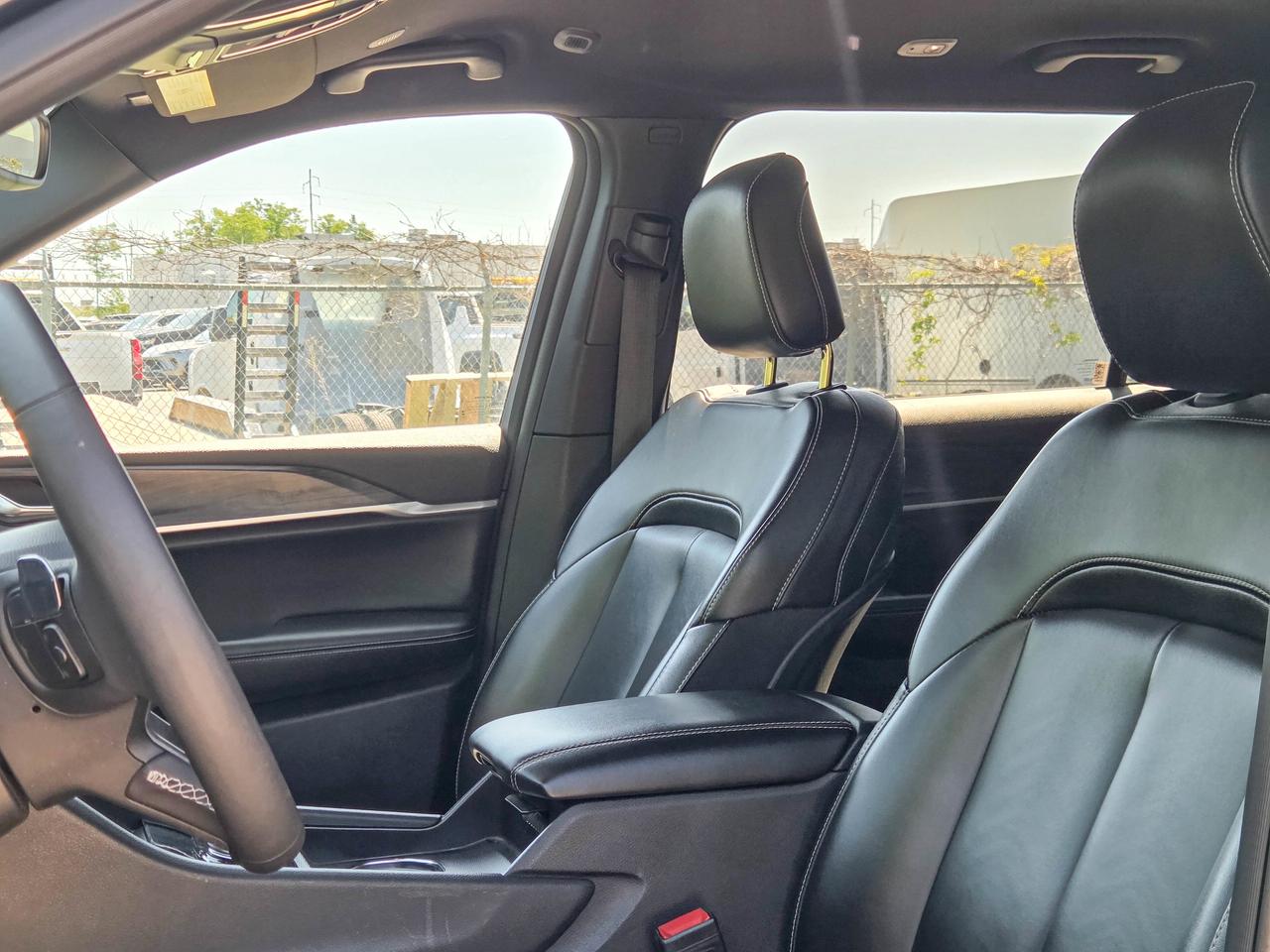 2024 Jeep Grand Cherokee L Limited Photo