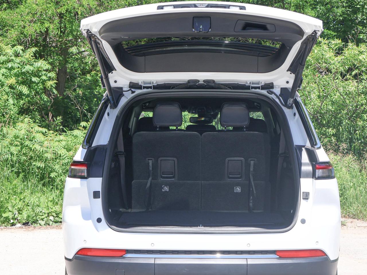 2024 Jeep Grand Cherokee L Limited Photo