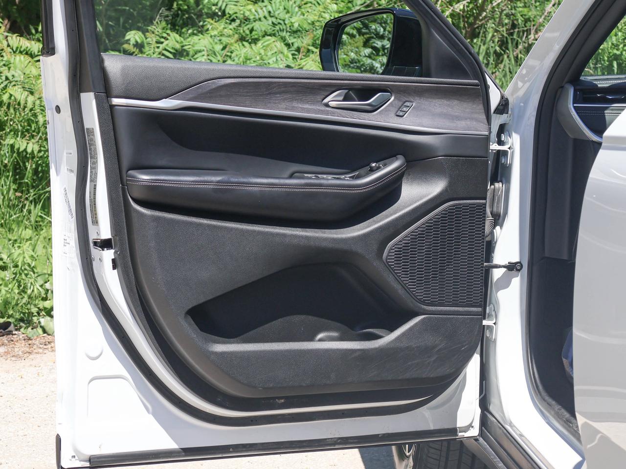2024 Jeep Grand Cherokee L Limited Photo