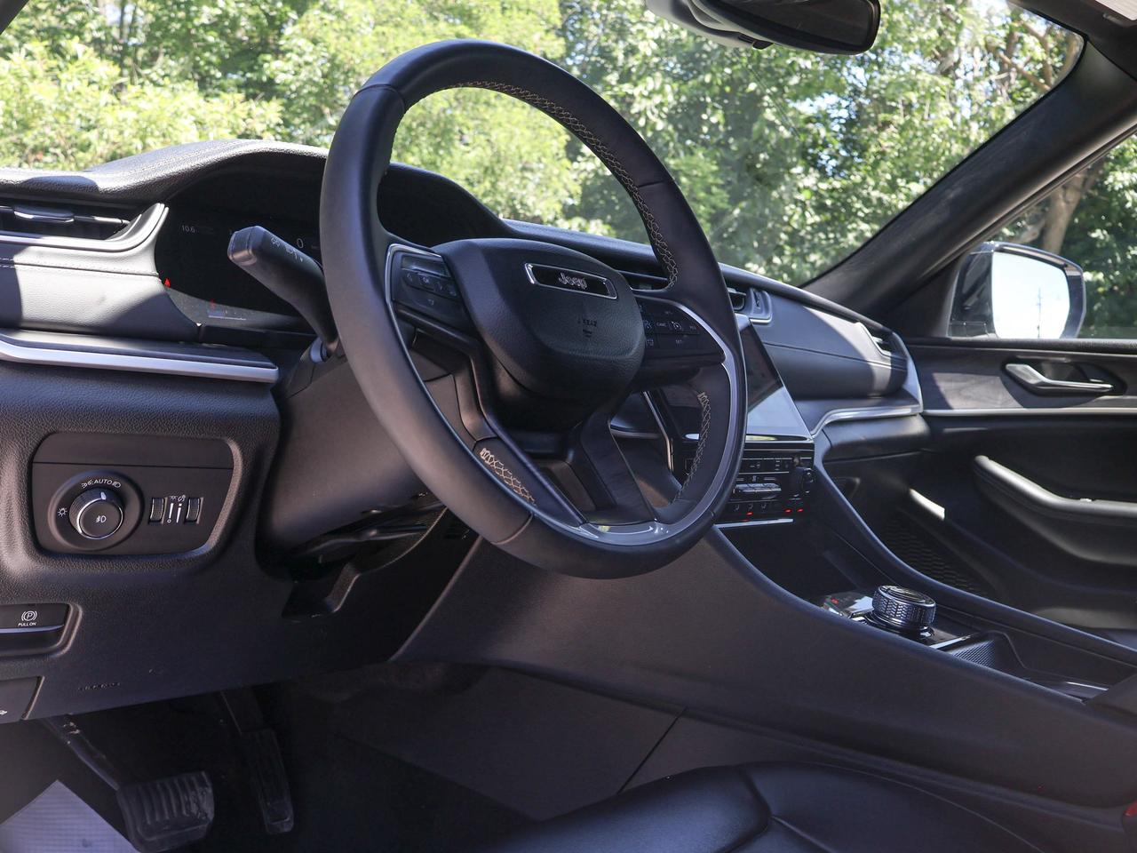 2024 Jeep Grand Cherokee L Limited Photo