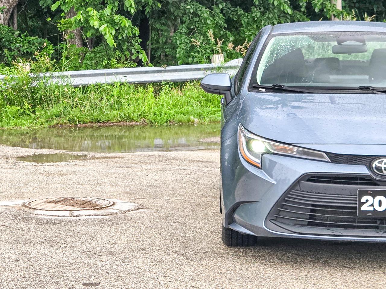 2025 Toyota Corolla LE Photo4