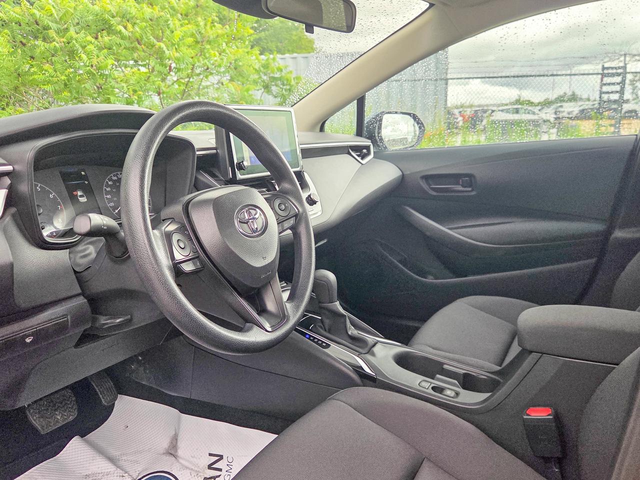 2025 Toyota Corolla LE Photo