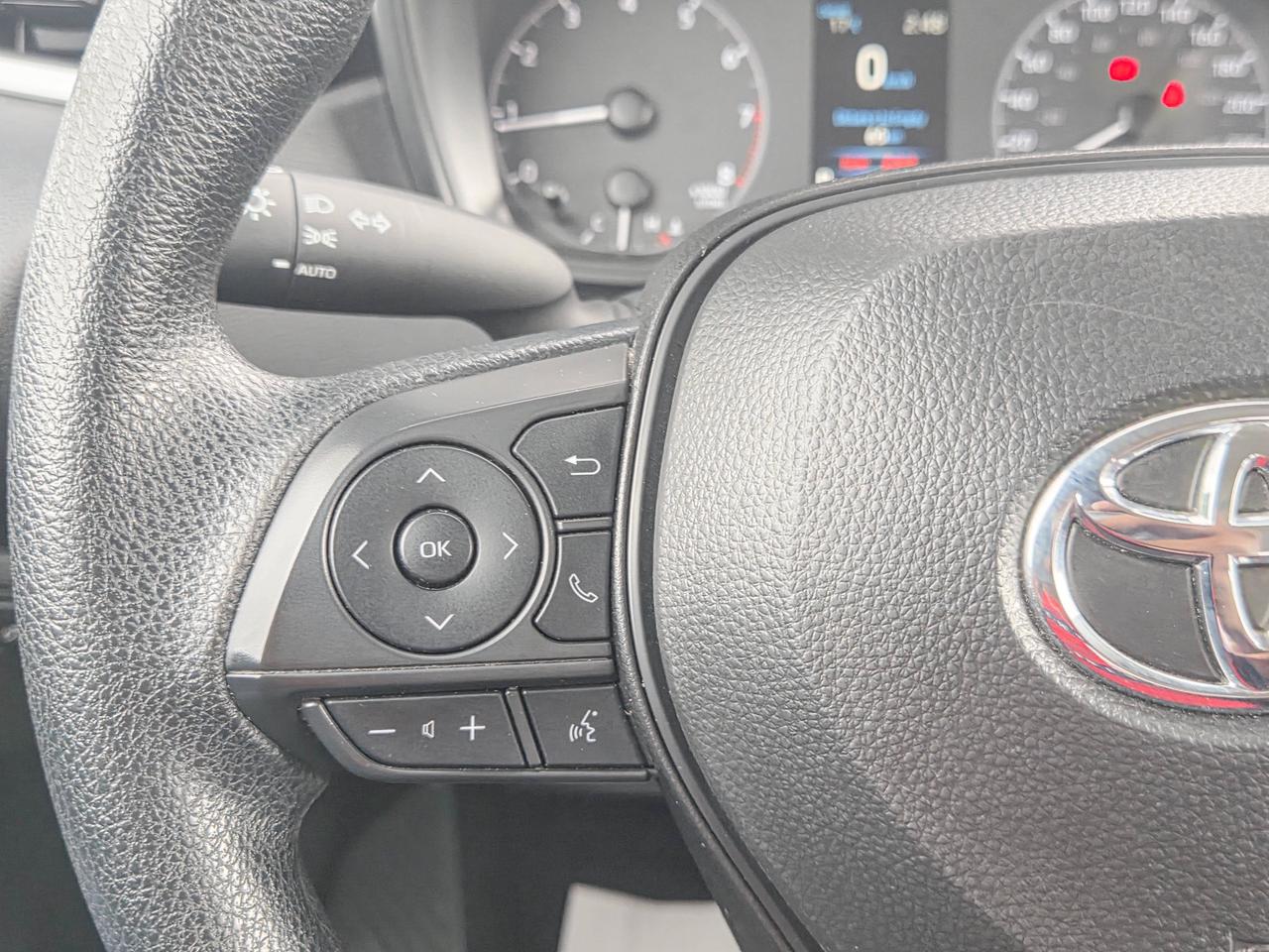 2025 Toyota Corolla LE Photo