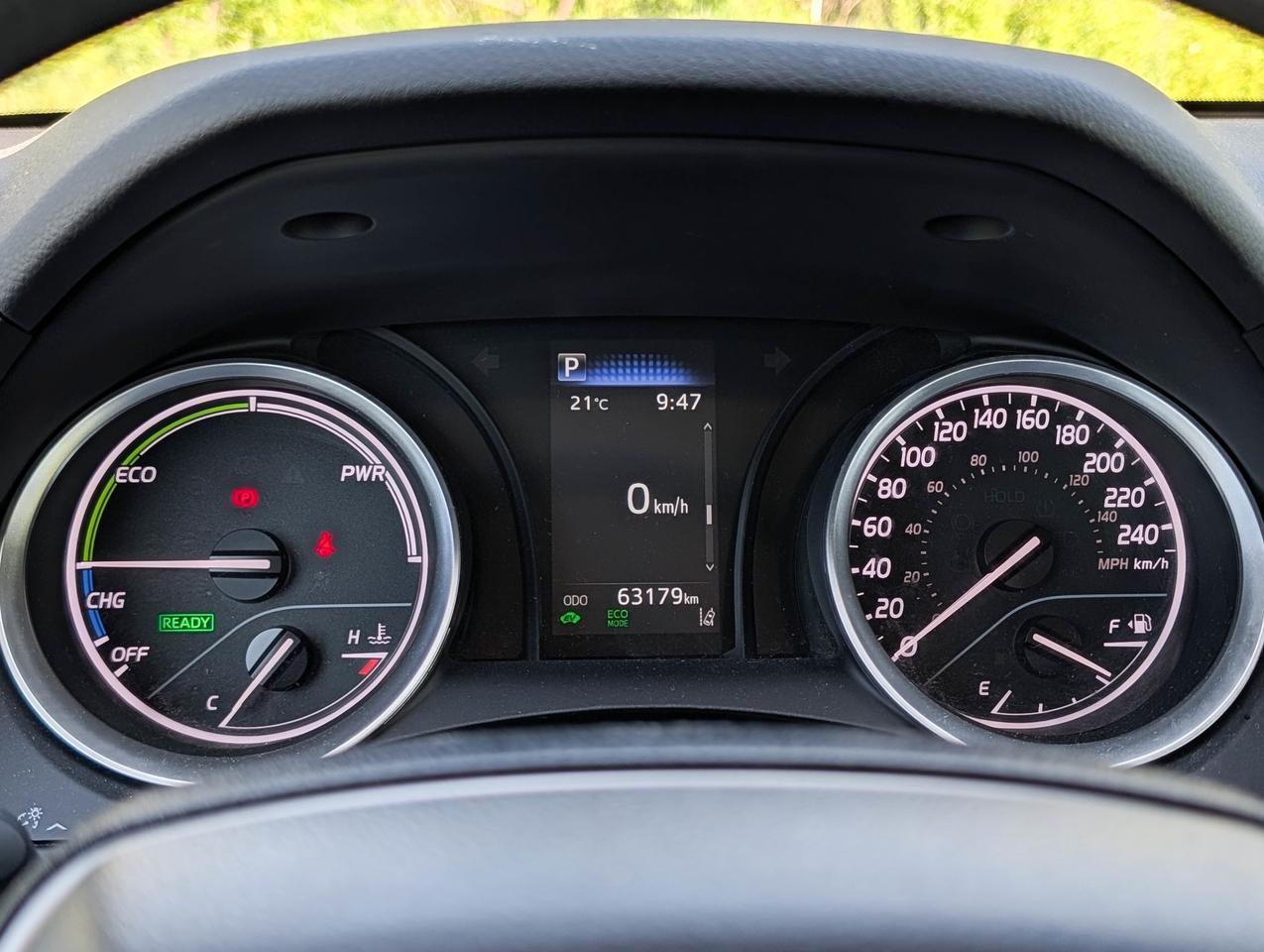 2024 Toyota Camry HYBRID LE Photo