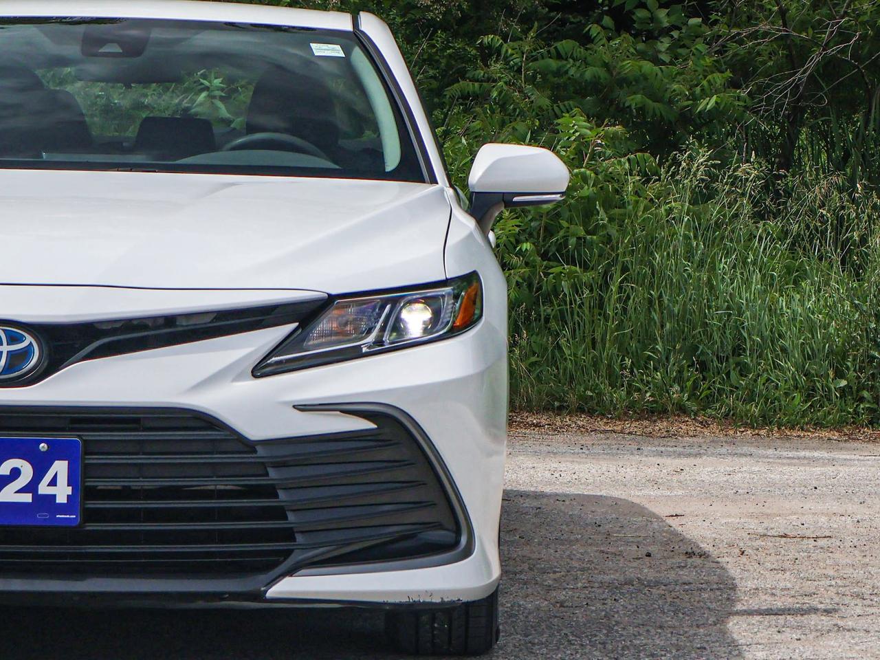 2024 Toyota Camry HYBRID LE Photo