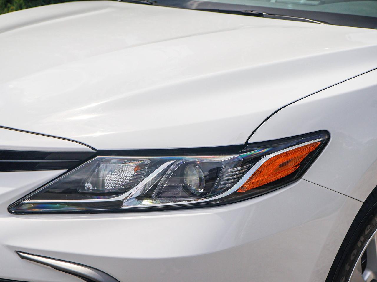 2024 Toyota Camry HYBRID LE Photo