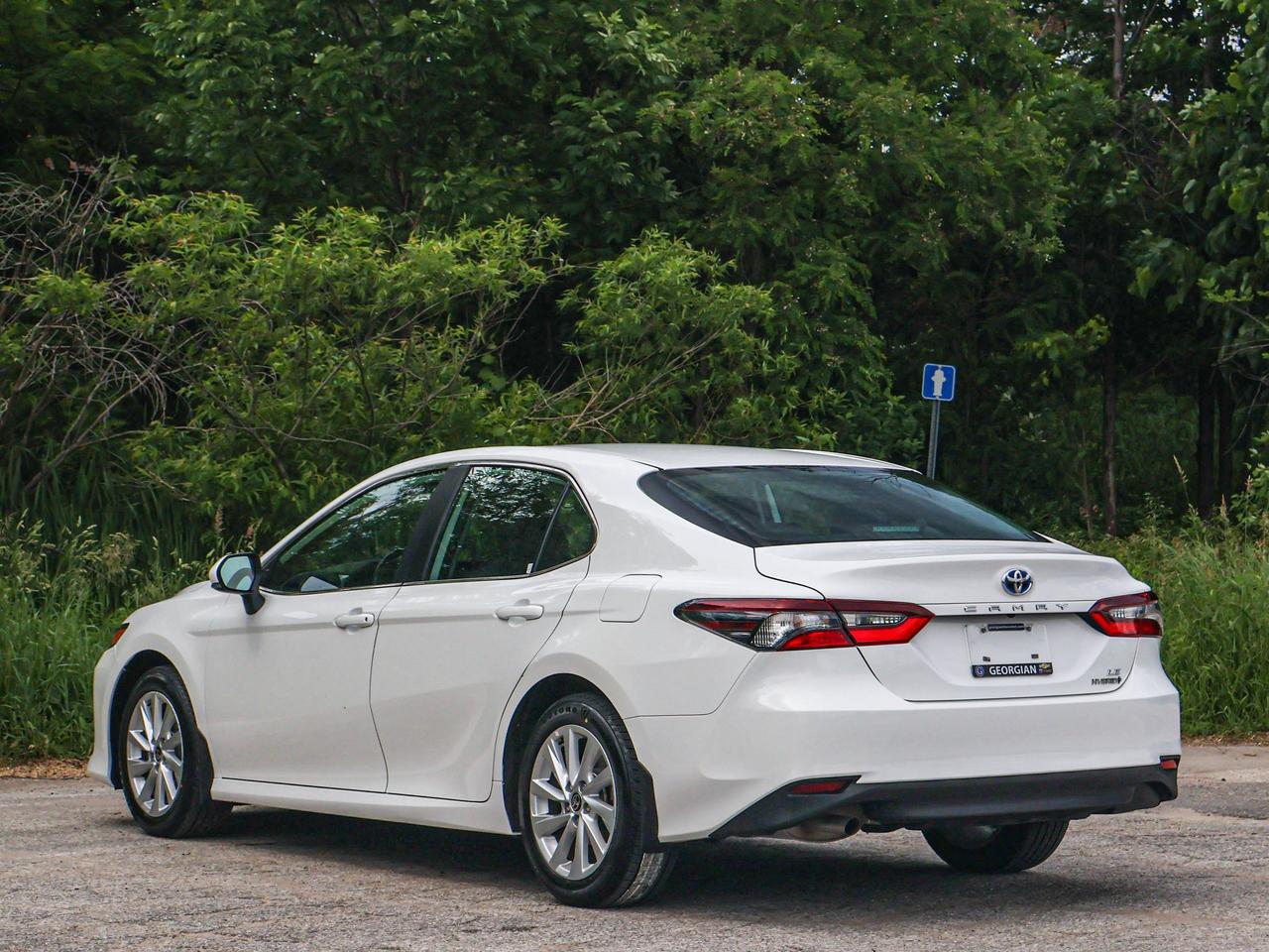 2024 Toyota Camry HYBRID LE Photo