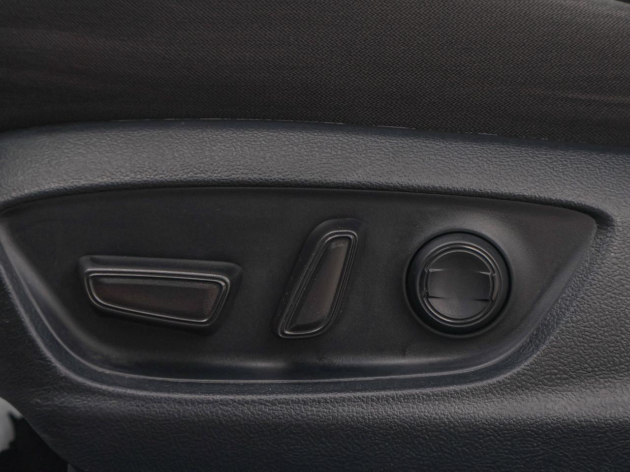 2024 Toyota Camry HYBRID LE Photo