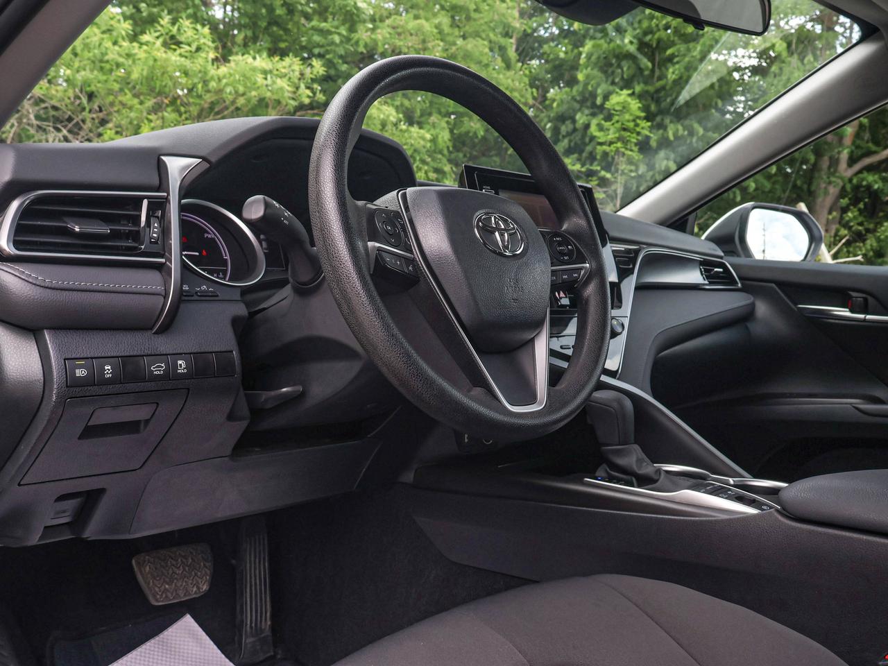 2024 Toyota Camry HYBRID LE Photo
