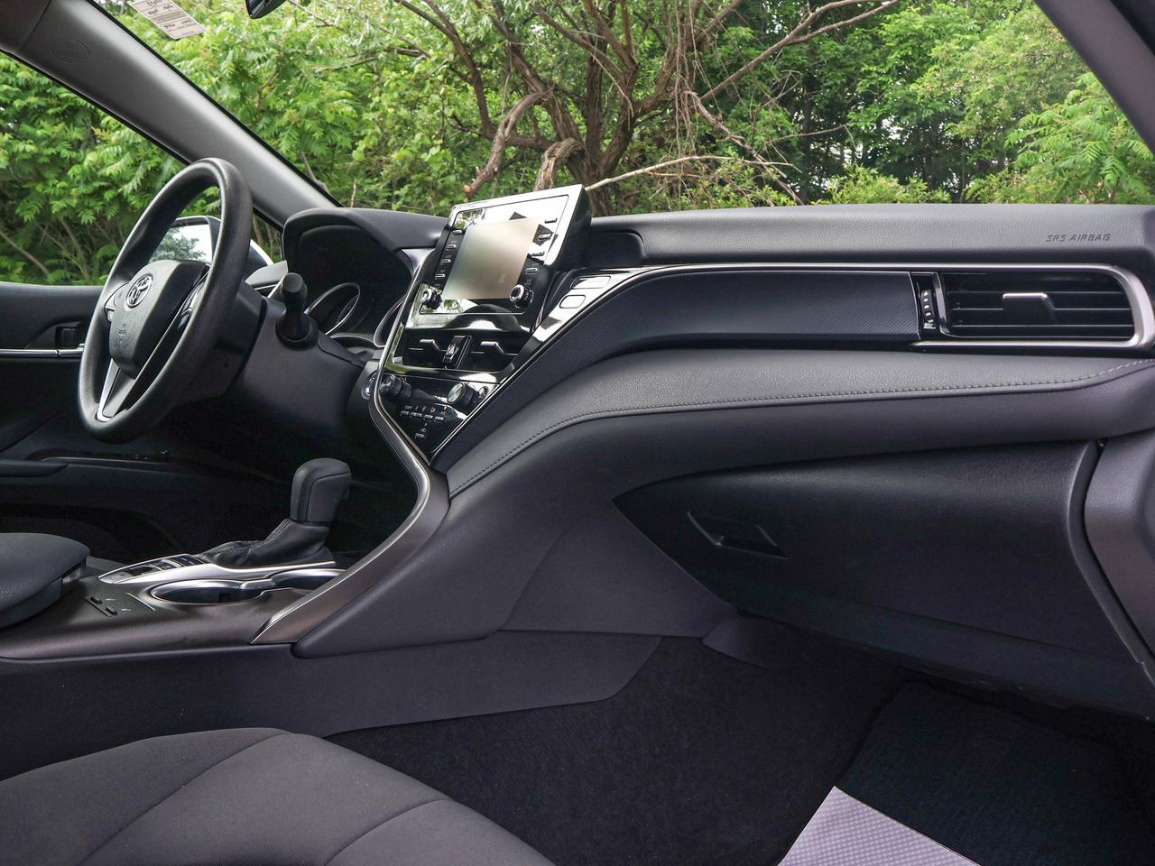 2024 Toyota Camry HYBRID LE Photo