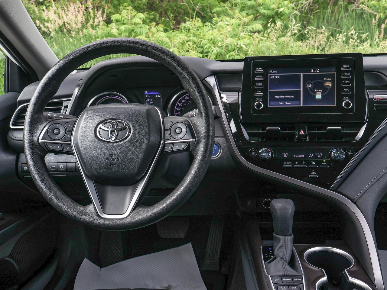 2024 Toyota Camry HYBRID LE Photo