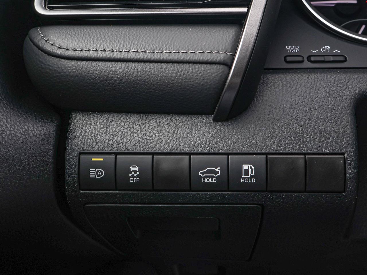 2024 Toyota Camry HYBRID LE Photo