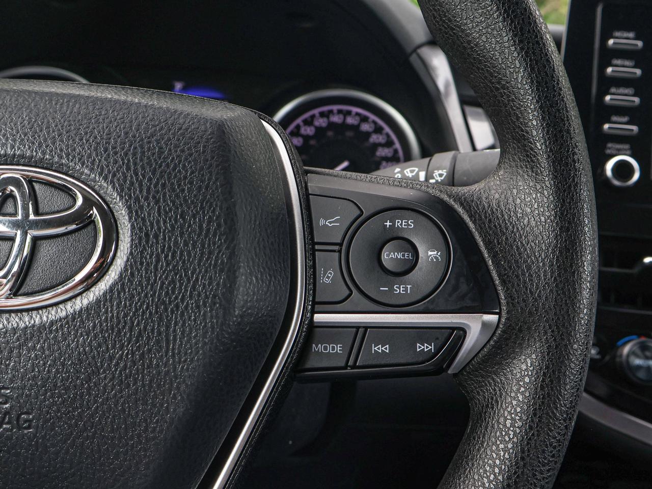 2024 Toyota Camry HYBRID LE Photo
