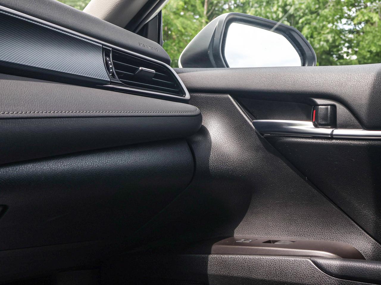 2024 Toyota Camry HYBRID LE Photo