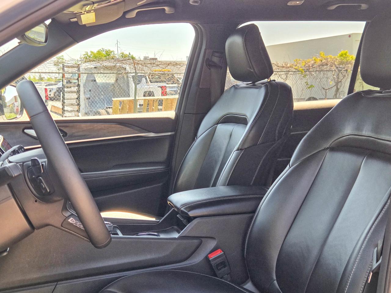 2024 Jeep Grand Cherokee L Limited Photo