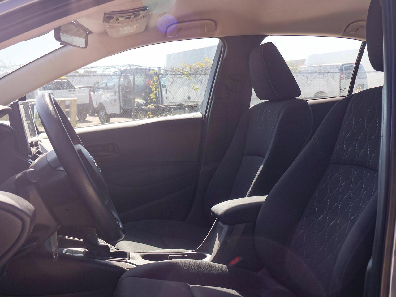 2025 Toyota Corolla LE Photo