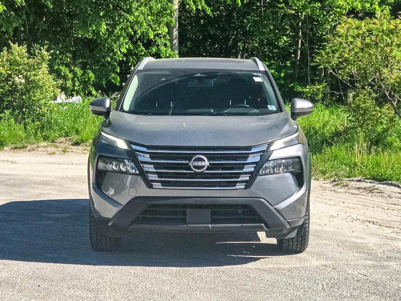 2025 Nissan Rogue SV MOONROOF Photo4