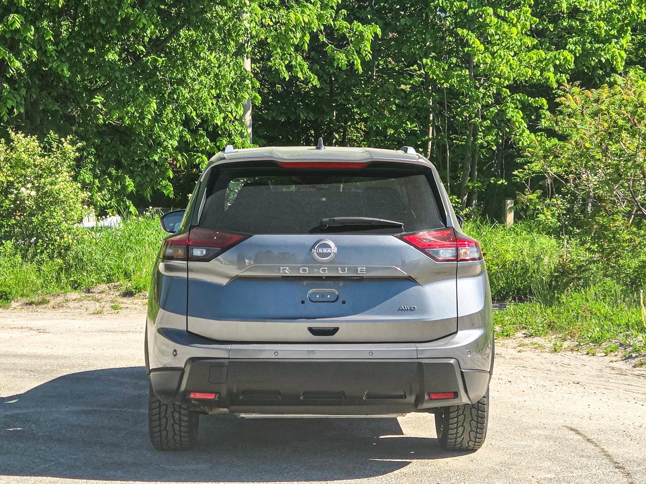 2025 Nissan Rogue SV MOONROOF Photo