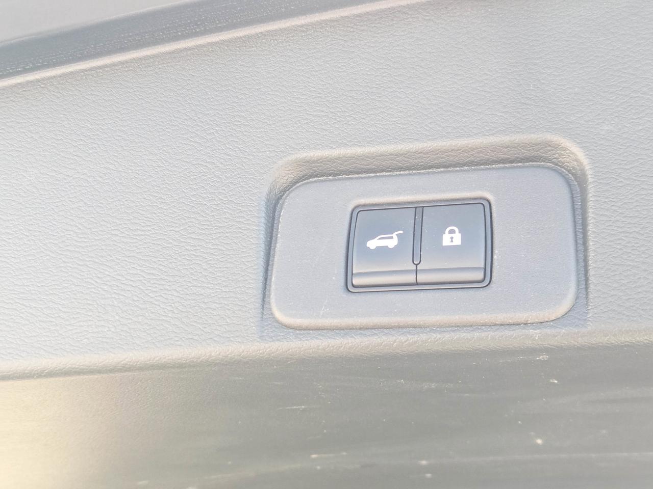 2025 Nissan Rogue SV MOONROOF Photo