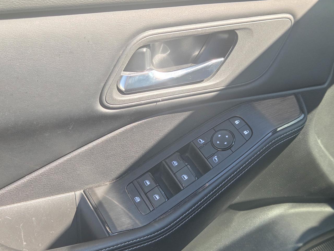 2025 Nissan Rogue SV MOONROOF Photo