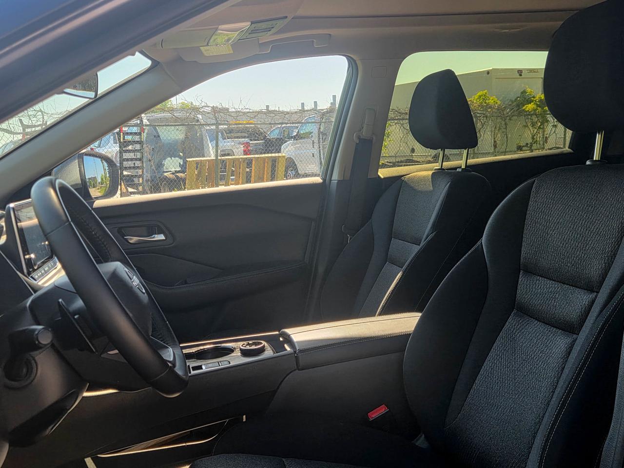 2025 Nissan Rogue SV MOONROOF Photo