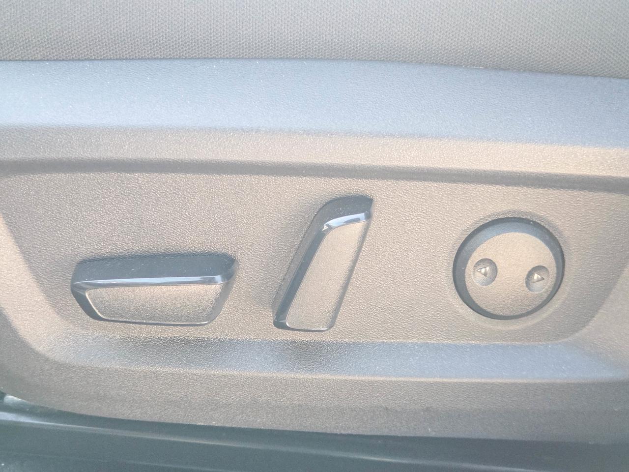 2025 Nissan Rogue SV MOONROOF Photo