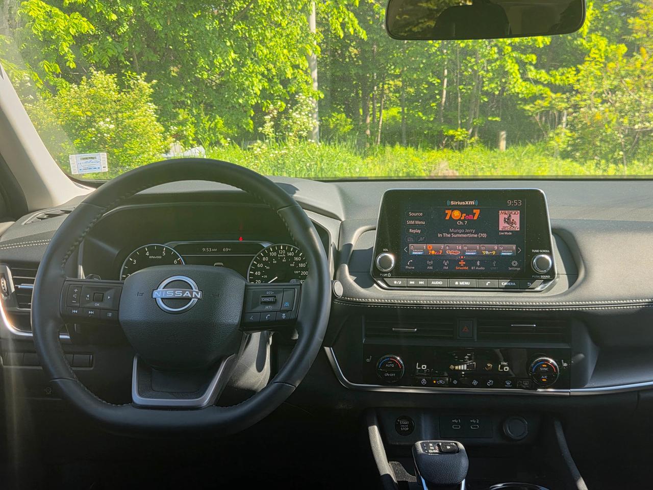2025 Nissan Rogue SV MOONROOF Photo