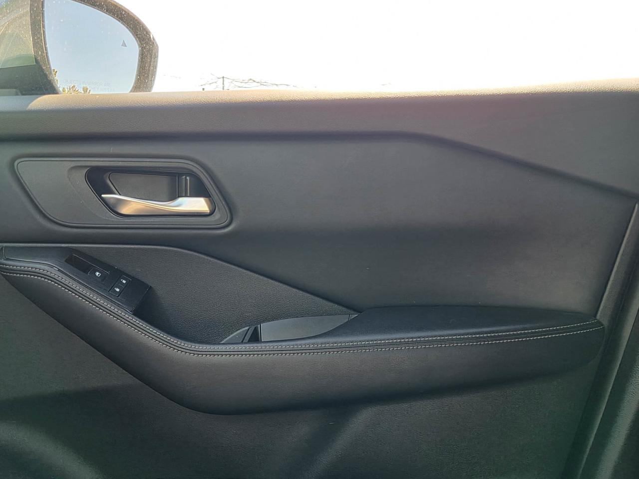 2025 Nissan Rogue SV MOONROOF Photo