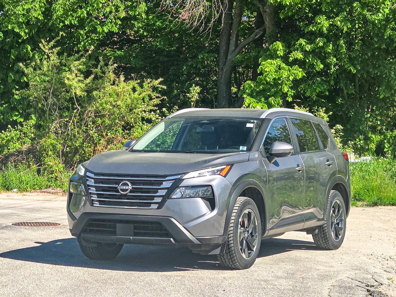 2025 Nissan Rogue SV MOONROOF Photo