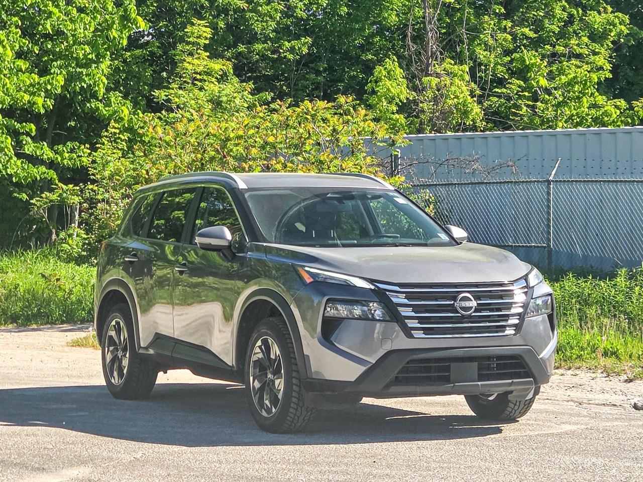 2025 Nissan Rogue SV MOONROOF Photo