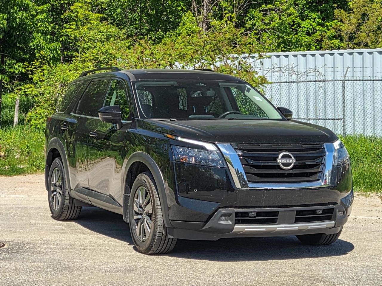 2024 Nissan Pathfinder SV Photo