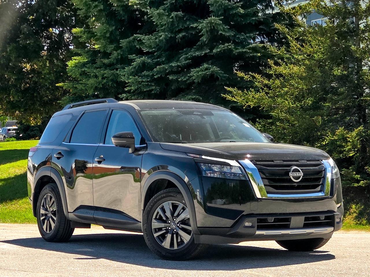 2024 Nissan Pathfinder SV Photo