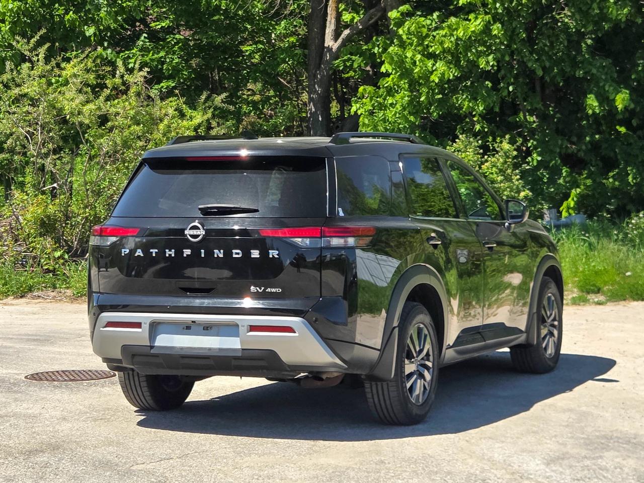 2024 Nissan Pathfinder SV Photo