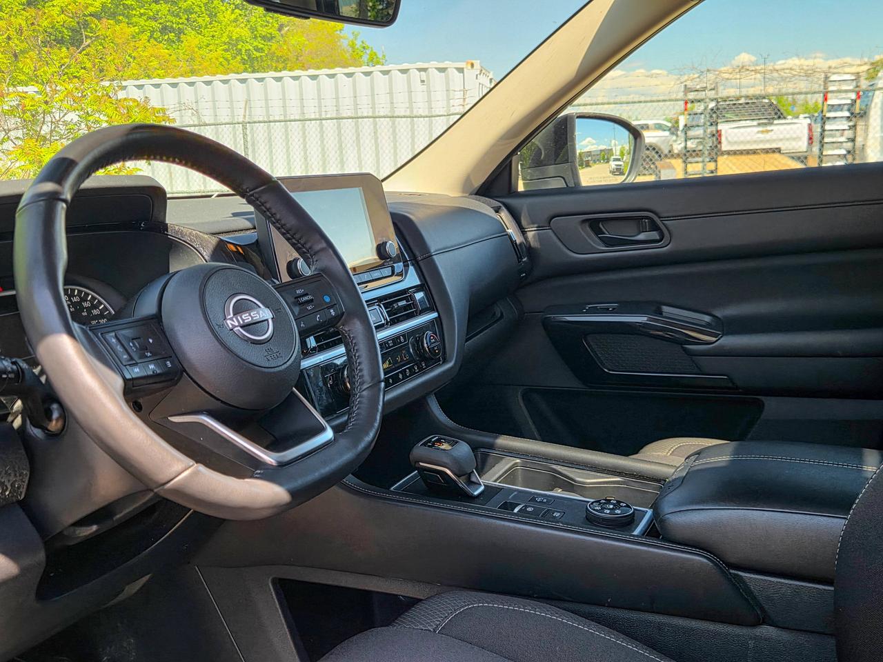 2024 Nissan Pathfinder SV Photo