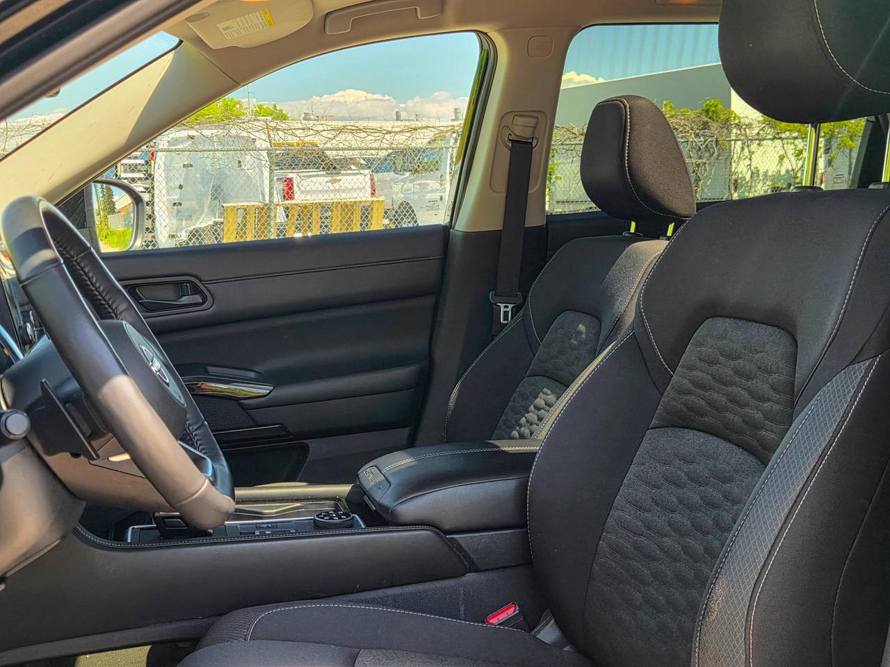 2024 Nissan Pathfinder SV Photo