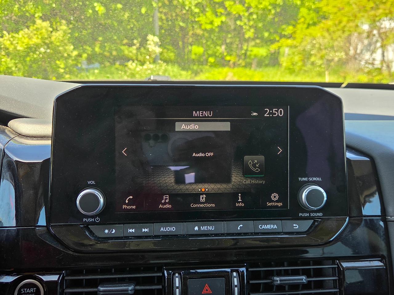 2024 Nissan Pathfinder SV Photo