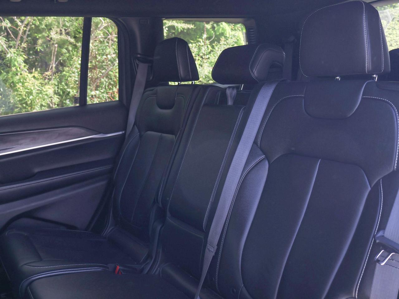 2024 Jeep Grand Cherokee L Limited Photo