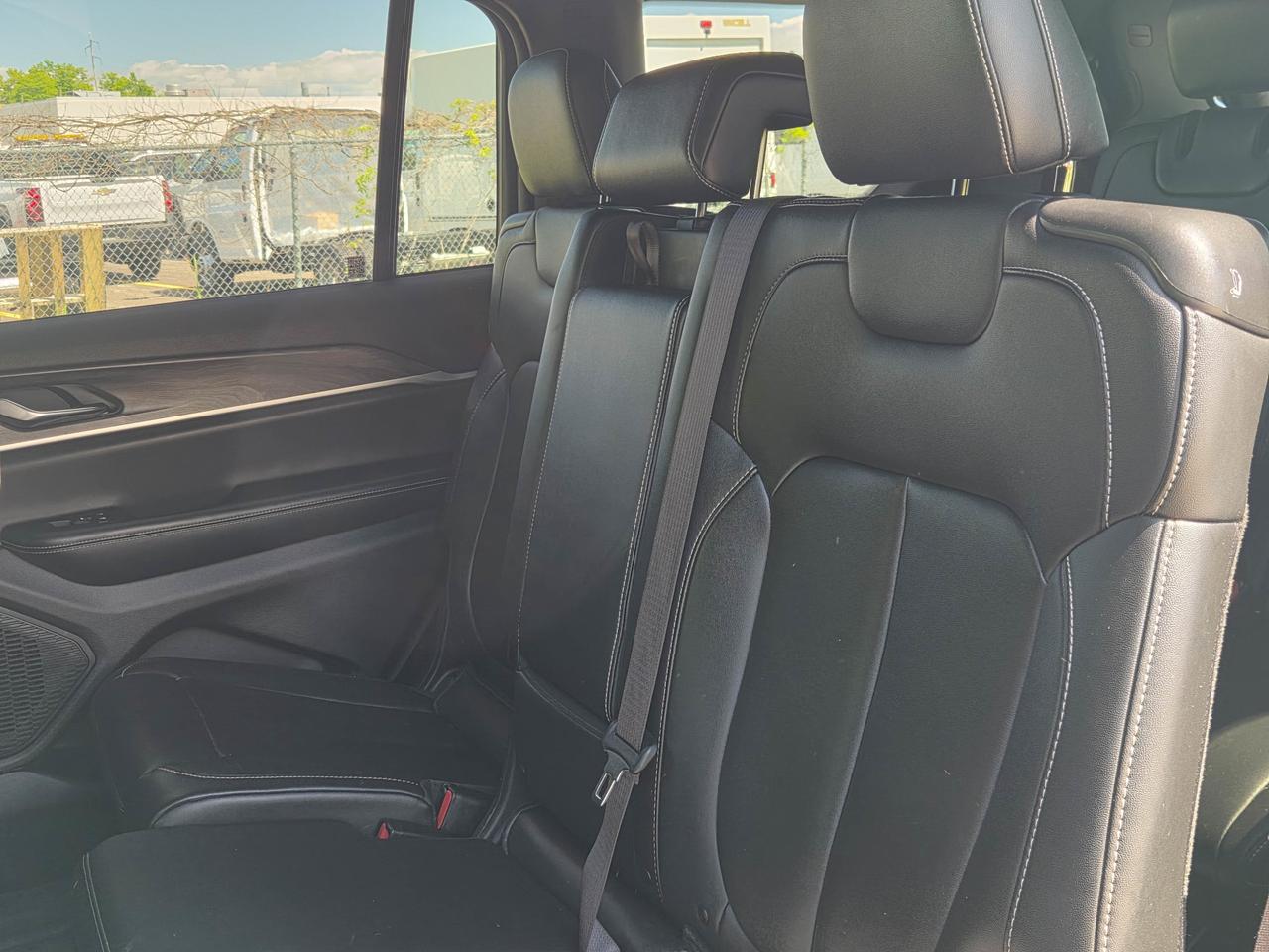 2024 Jeep Grand Cherokee L Limited Photo
