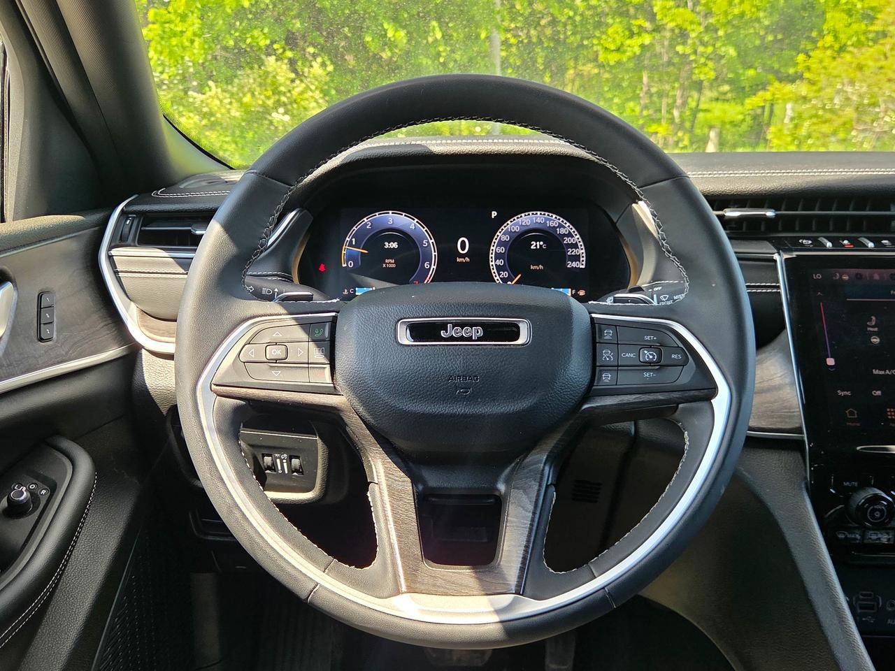 2024 Jeep Grand Cherokee L Limited Photo