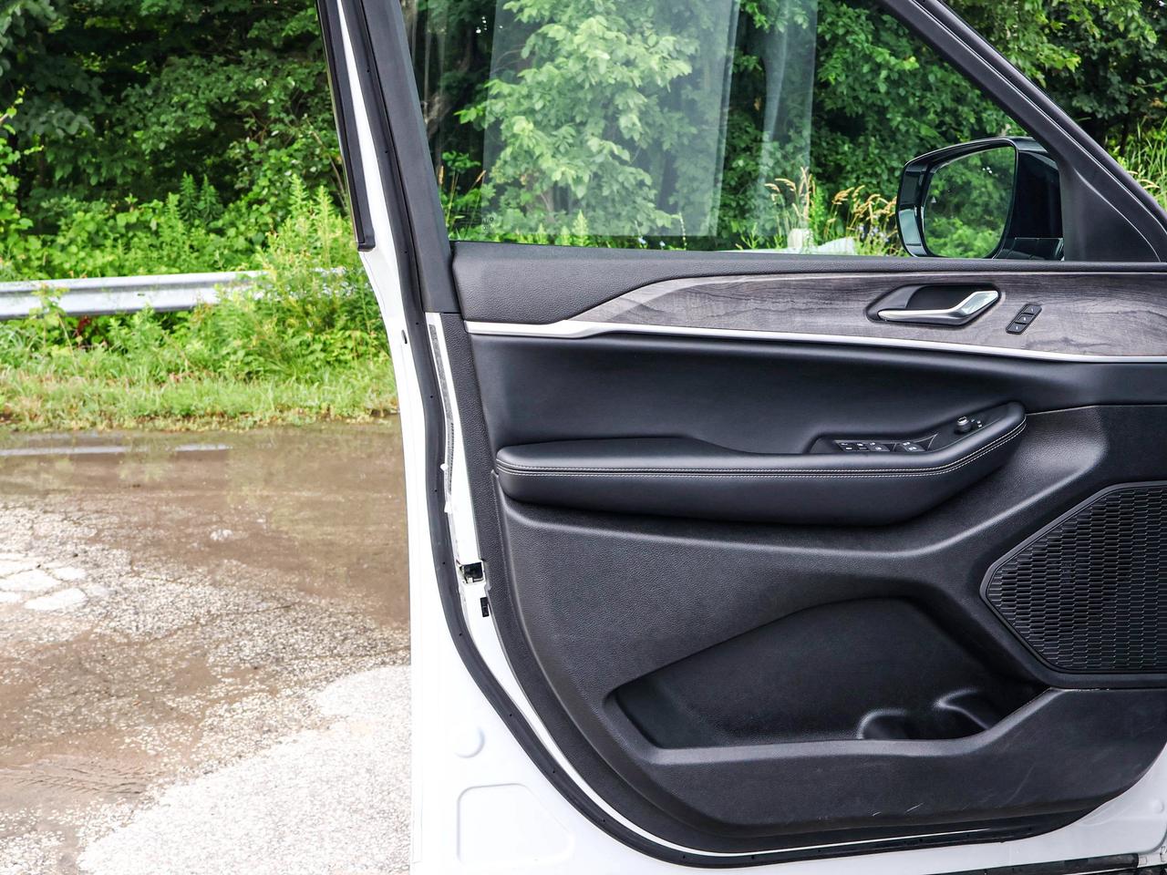 2024 Jeep Grand Cherokee L Limited Photo
