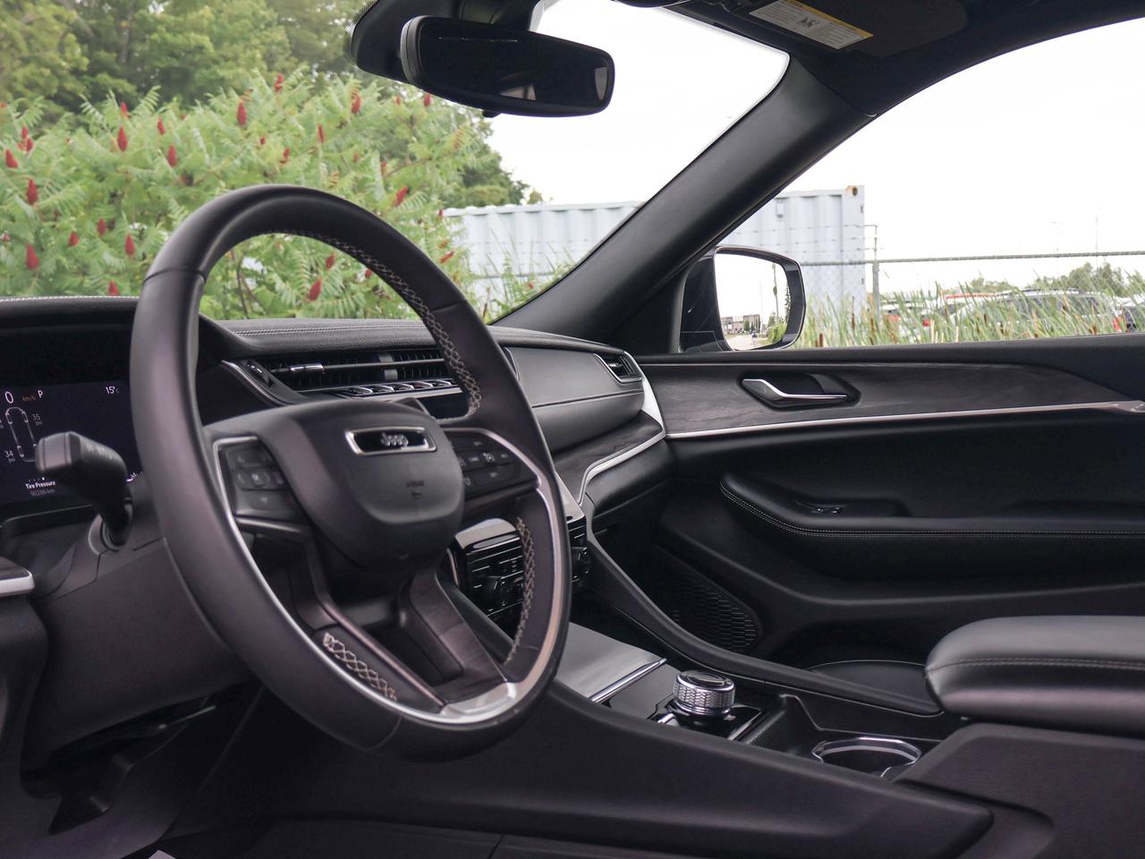 2024 Jeep Grand Cherokee L Limited Photo