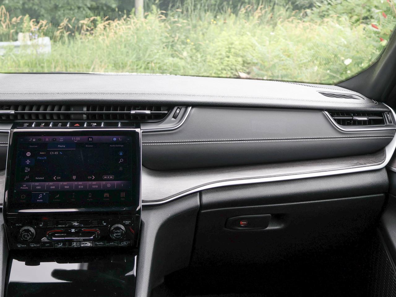 2024 Jeep Grand Cherokee L Limited Photo