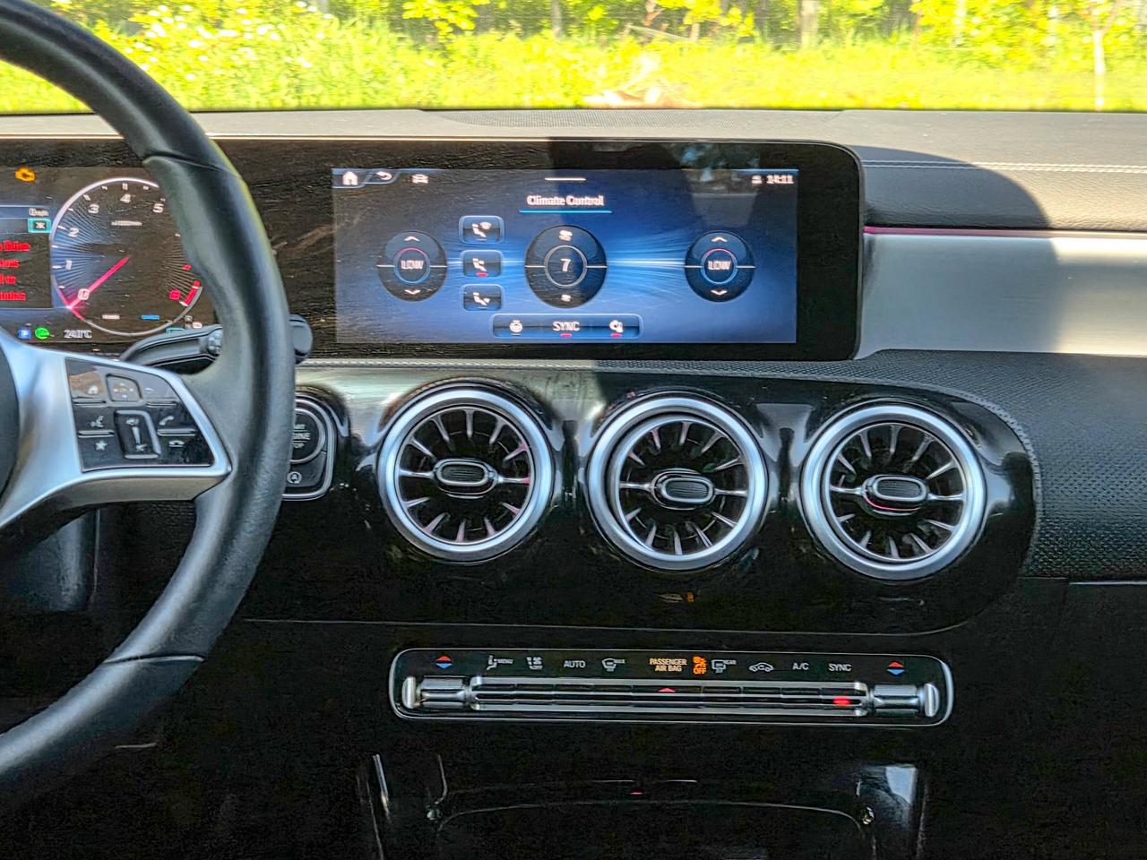 2025 Mercedes-Benz CLA 250 Photo