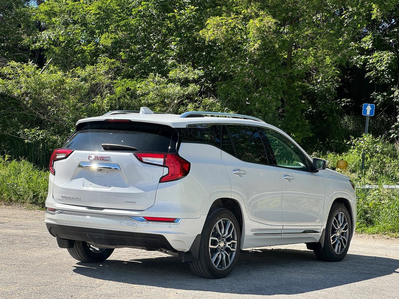 2024 GMC Terrain Denali Photo