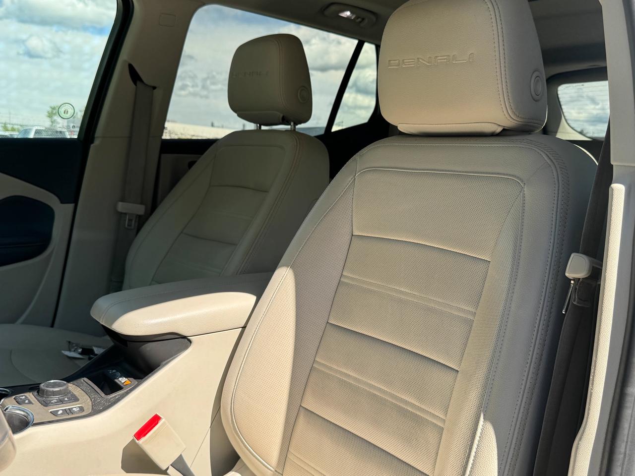 2024 GMC Terrain Denali Photo